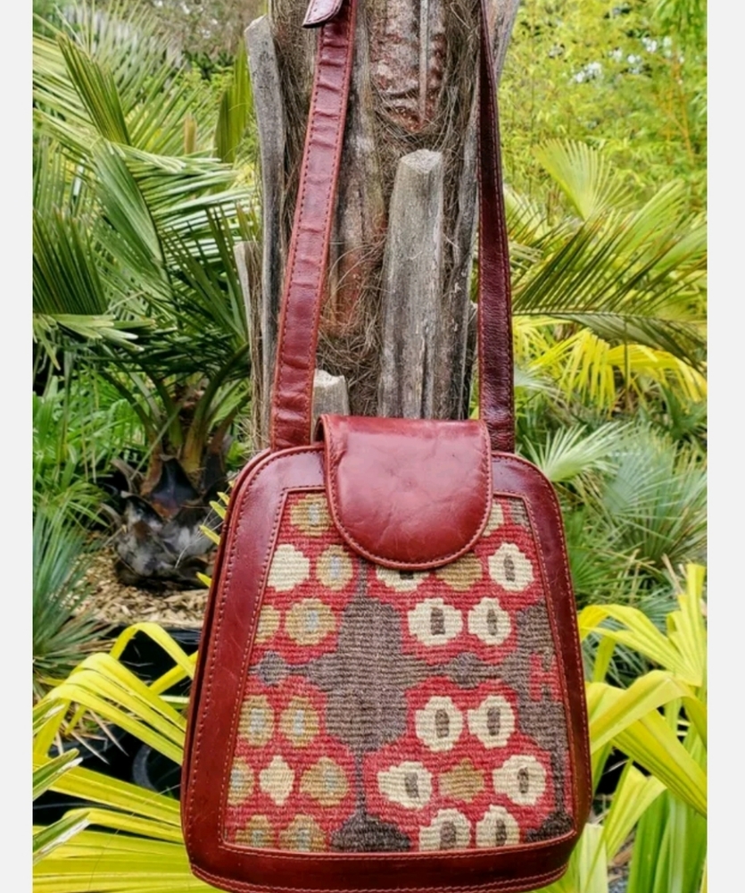 Vintage Nomadic Collection Women's Shoulder Purse Handbag Hand Made Leather Rare
